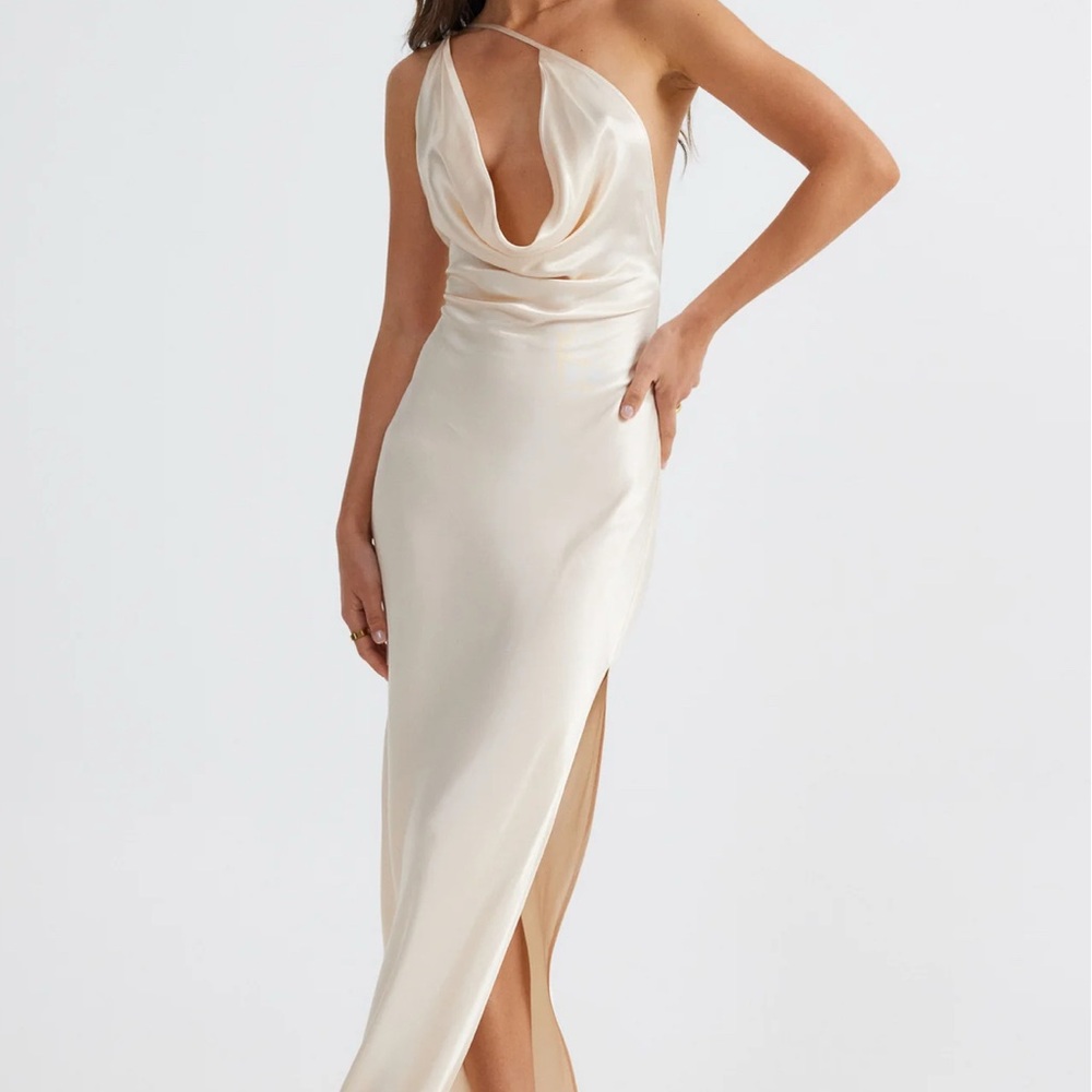 Elegant Cream Evening Gown // SNDYS THE LABEL JOHANNA MAXI DRESS